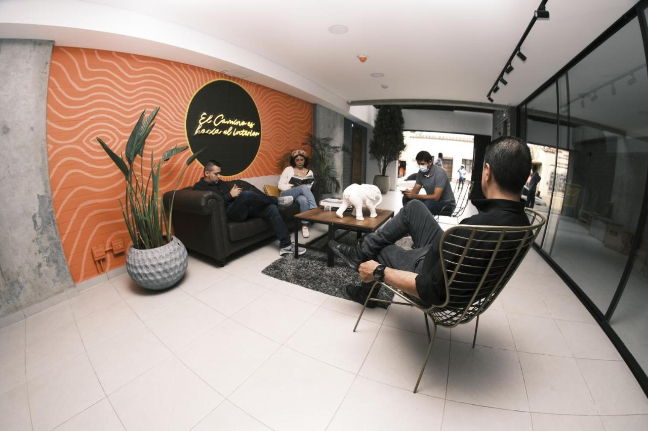 Inverso Cl 47 Coliving Меделин Екстериор снимка